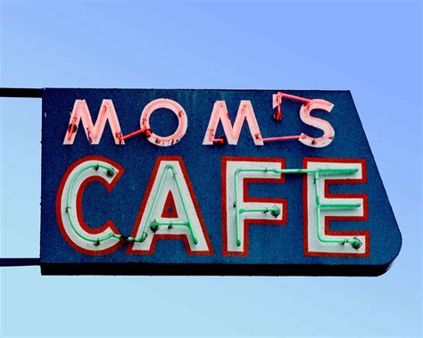 mom's cafe salina